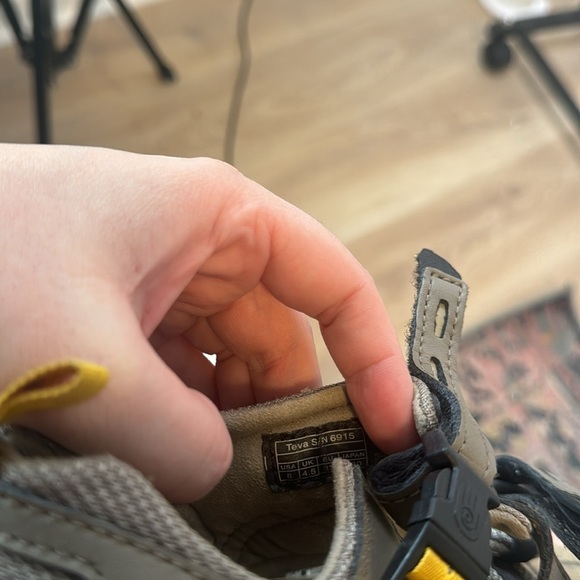 Teva Kenetic Circuit Sport Hiking Outdoor Adjustable Sandals Taupe and yellow - Picture 6 of 6